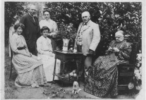 Guillaume Lecoat, son épouse et ses nièces